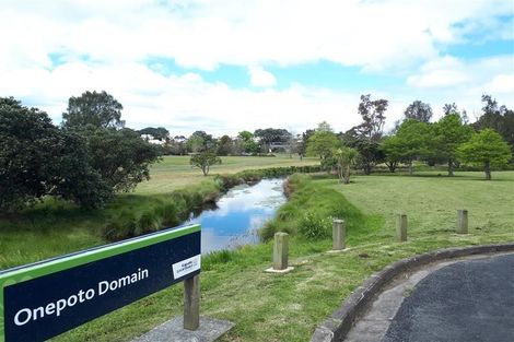 Photo of property in 12 Toi Toi Place, Northcote, Auckland, 0627