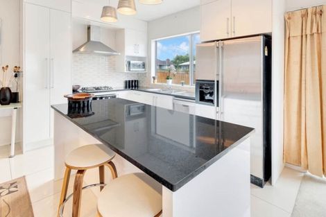 Photo of property in 17 Clendon Place, Manurewa, Auckland, 2102