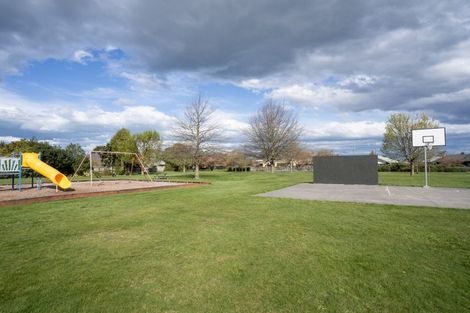 Photo of property in 12 Windsor Court, Rangiora, 7400