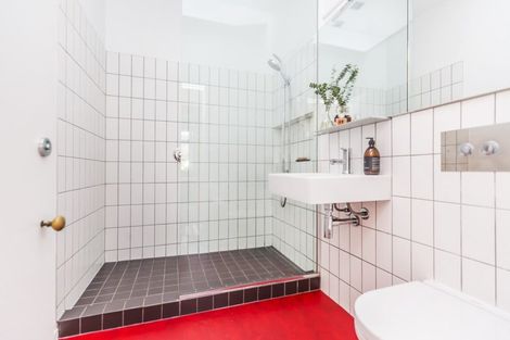 Photo of property in 98 Wilson Street, Newtown, Wellington, 6021