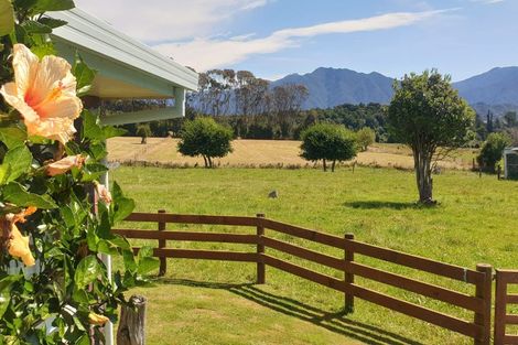 Photo of property in 70 Central Takaka Road, Takaka, 7183