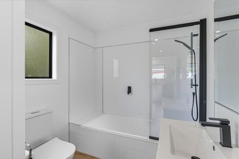 Photo of property in 42 Quinn Road, Levin, 5510