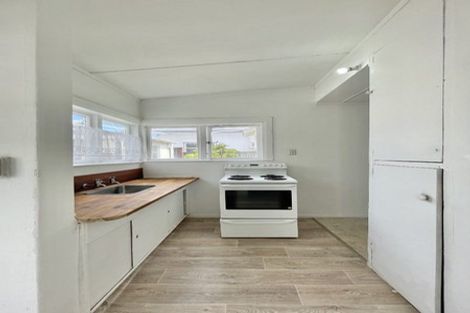 Photo of property in 17 East Street, Petone, Lower Hutt, 5012