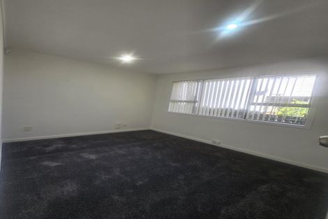 Photo of property in 9 Tatau Way, Te Atatu Peninsula, Auckland, 0610