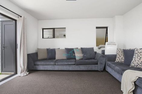 Photo of property in 38 Matawhanga Drive, Wattle Downs, Auckland, 2103