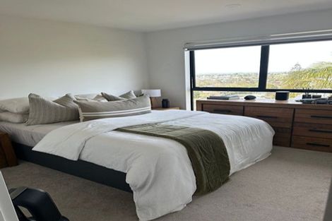 Photo of property in 15 Oki Place, Glenfield, 0629