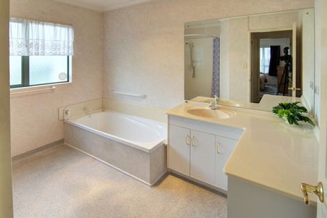 Photo of property in 228 High Street North, Carterton, 5713