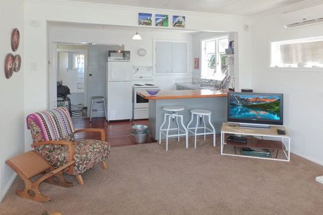 Photo of property in 38 Pratt Avenue, Foxton Beach, Foxton, 4815