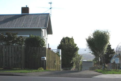 Photo of property in 2/4194 Great North Road, Glendene, Auckland, 0602