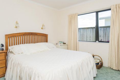 Photo of property in 4 Coulston Place, Riverdale, Gisborne, 4010