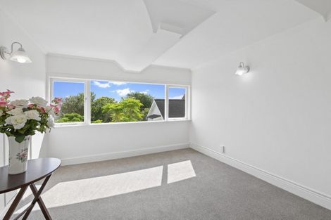 Photo of property in 41 Stanley Point Road, Stanley Point, Auckland, 0624