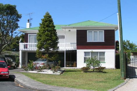 Photo of property in 20 Fairfax Avenue, Northcote, Auckland, 0627