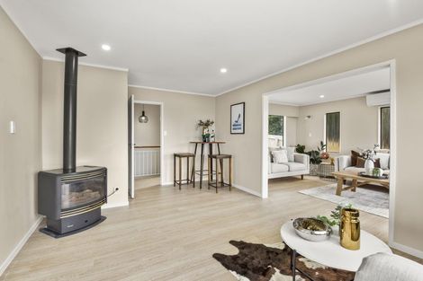 Photo of property in 47 Amorino Drive, Red Beach, 0932