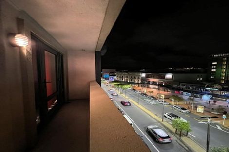 Photo of property in Courtenay Apartments, 504/120 Courtenay Place, Te Aro, Wellington, 6011