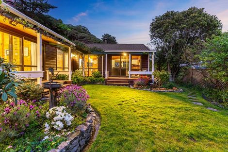 Photo of property in 2 Bosun Terrace, Whitby, Porirua, 5024