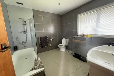 Photo of property in 1/142 Clovelly Road, Bucklands Beach, Auckland, 2012