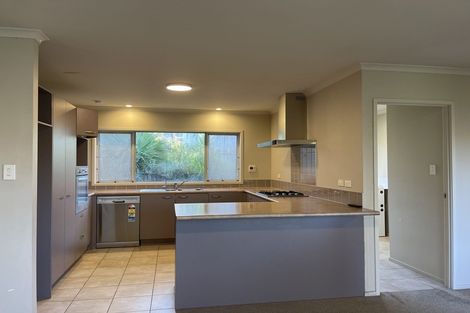 Photo of property in 14 Springtide Place, Red Beach, 0932