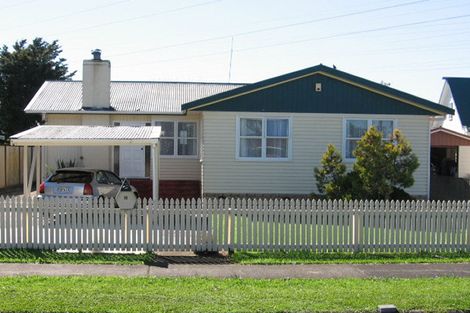 Photo of property in 60 Edgewater Drive, Pakuranga, Auckland, 2010