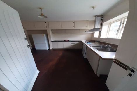 Photo of property in 38 Sunshine Avenue, Karori, Wellington, 6012