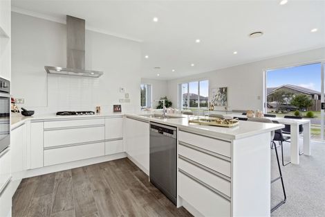 Photo of property in 24 Malbec Place, Huapai, Kumeu, 0810