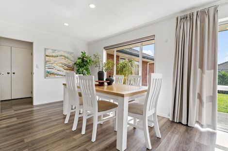 Photo of property in 8 Belcoo Crescent, East Tamaki, Auckland, 2013