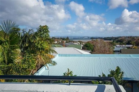 Photo of property in 4/63 Lake Road, Devonport, Auckland, 0624