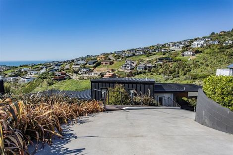 Photo of property in 17 Drayton Drive, Mount Pleasant, Christchurch, 8081