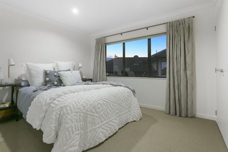 Photo of property in 23 Trotting Terrace, Fairview Heights, Auckland, 0632