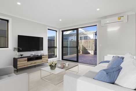 Photo of property in 15 Koura Drive, Red Beach, 0932