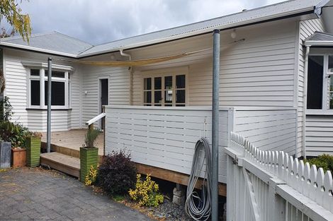 Photo of property in 25 Taupaki Road, Taupaki, Henderson, 0782