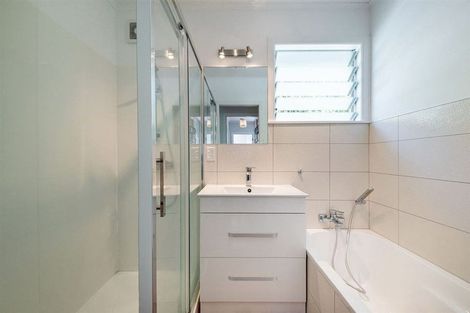 Photo of property in 24 Evans Road, Glen Eden, Auckland, 0602