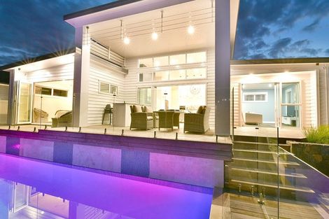 Photo of property in 11 Maturiki Drive, One Tree Point, 0118