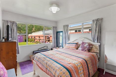 Photo of property in 22 Buckley Grove, Paraparaumu, 5032