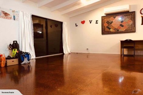 Photo of property in 64a Lynwood Road, New Lynn, Auckland, 0600