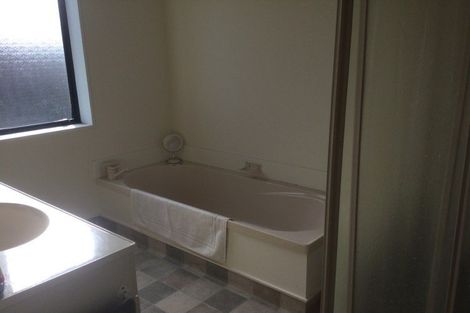 Photo of property in 52 Arawhata Road, Paraparaumu, 5032