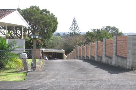 Photo of property in 29 Kirrie Avenue, Te Atatu South, Auckland, 0610
