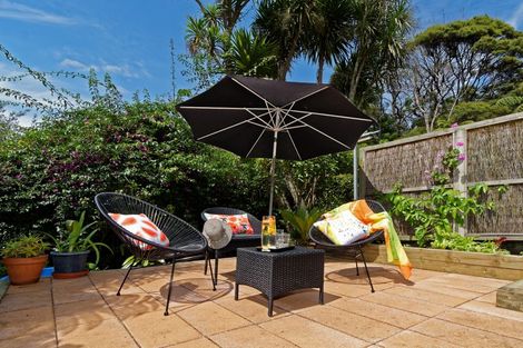 Photo of property in 34 Napuka Road, Henderson Valley, Auckland, 0612