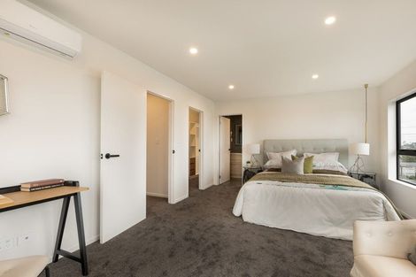 Photo of property in 39c Target Road, Totara Vale, Auckland, 0629