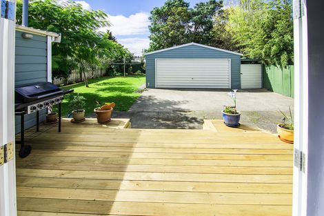 Photo of property in 18 Cambridge Terrace, Masterton, 5810