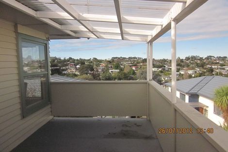 Photo of property in 3 Erica Road, Sunnynook, Auckland, 0620