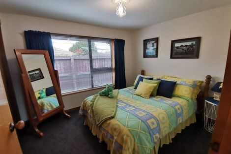 Photo of property in 11 Amdale Avenue, Broomfield, Christchurch, 8042