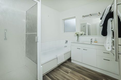 Photo of property in 3b Pine Road, Orewa, 0931