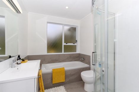 Photo of property in 2 Wayne Place, Ferndale, New Plymouth, 4310