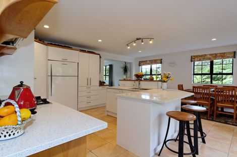 Photo of property in 34 Napuka Road, Henderson Valley, Auckland, 0612