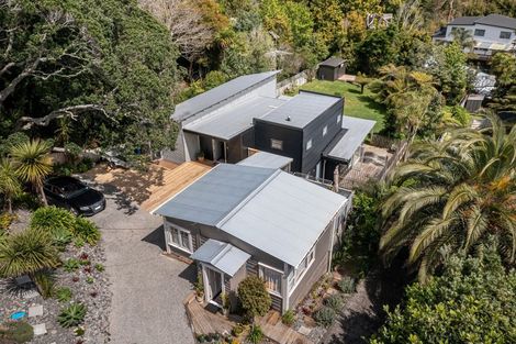 Photo of property in 890 Beach Road, Waiake, Auckland, 0630