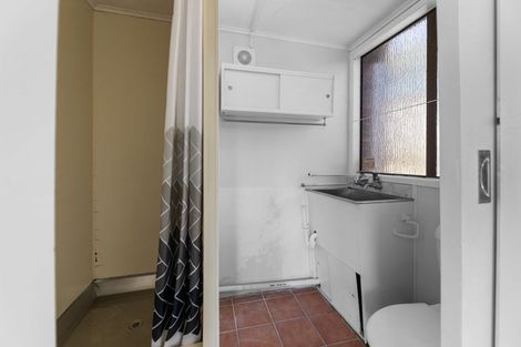 Photo of property in 77 Avonleigh Road, Green Bay, Auckland, 0604