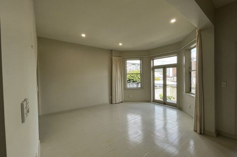 Photo of property in 14 Edge Hill, Mount Victoria, Wellington, 6011