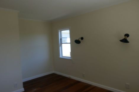 Photo of property in 21 Tiromoana Road, Raumati South, Paraparaumu, 5032