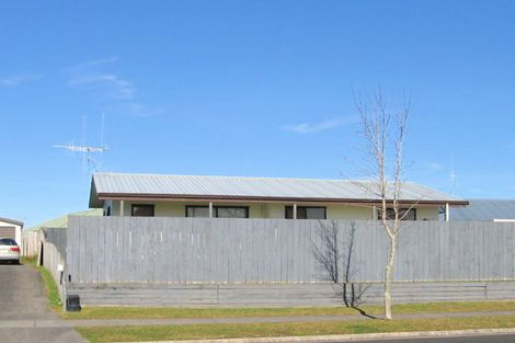 Photo of property in 53 Crawshaw Drive, Nawton, Hamilton, 3200