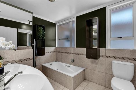 Photo of property in 116 Paraite Road, Paraite, New Plymouth, 4373